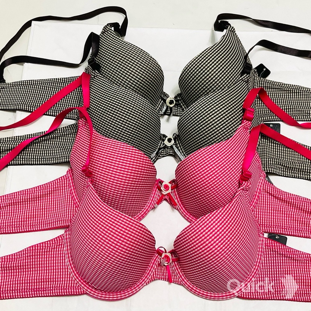 NWT 4 pcs Plaid Textured Women’s Bras